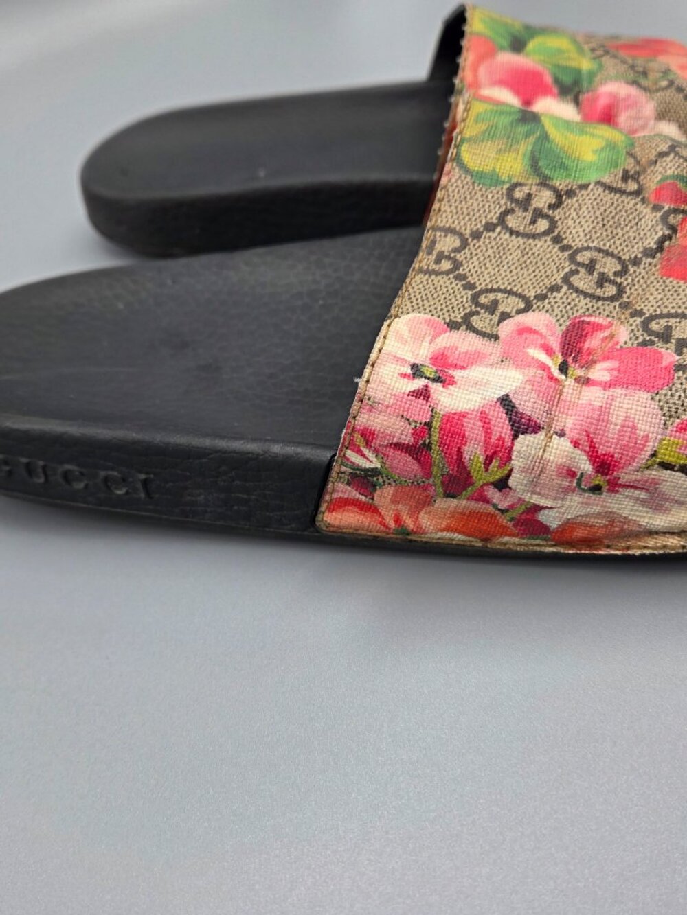 Gucci Floral Slides, Preowned, Size 38, US 8, in Good Condition - Picture 7 of 13